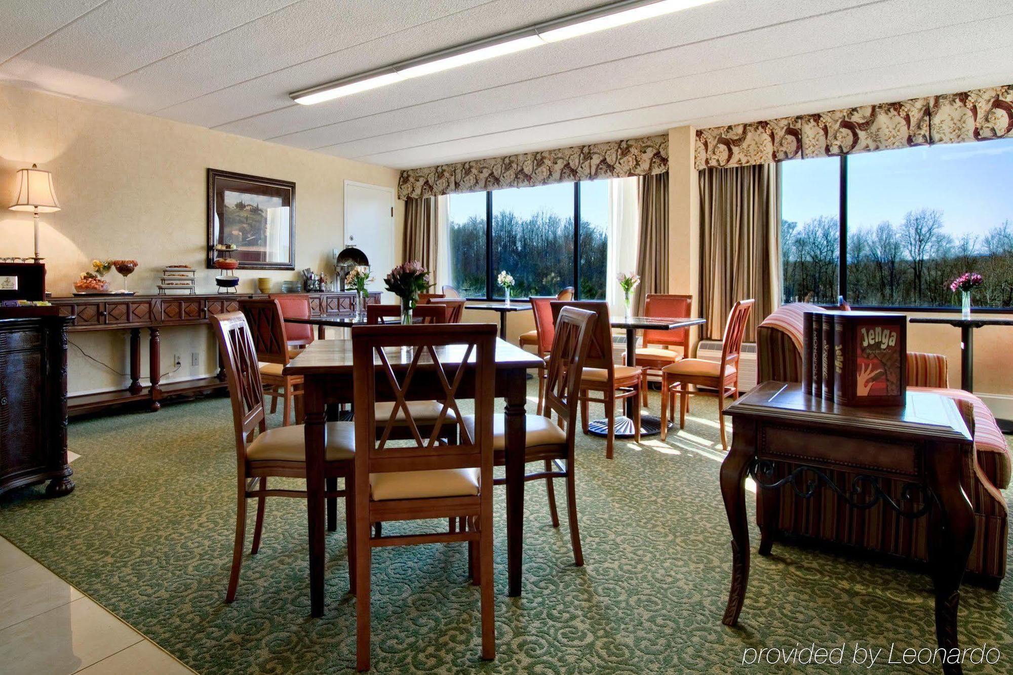 Doubletree By Hilton Charlottesville Exterior foto
