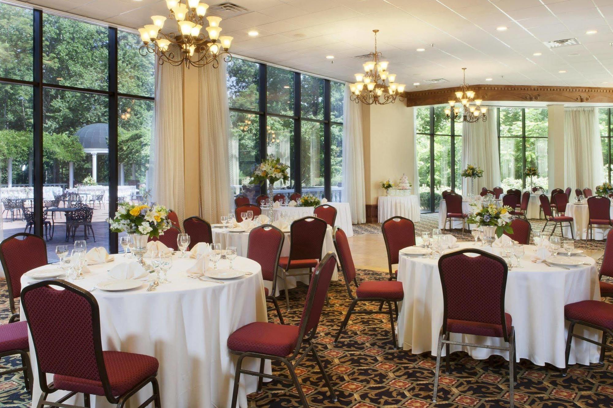 Doubletree By Hilton Charlottesville Exterior foto