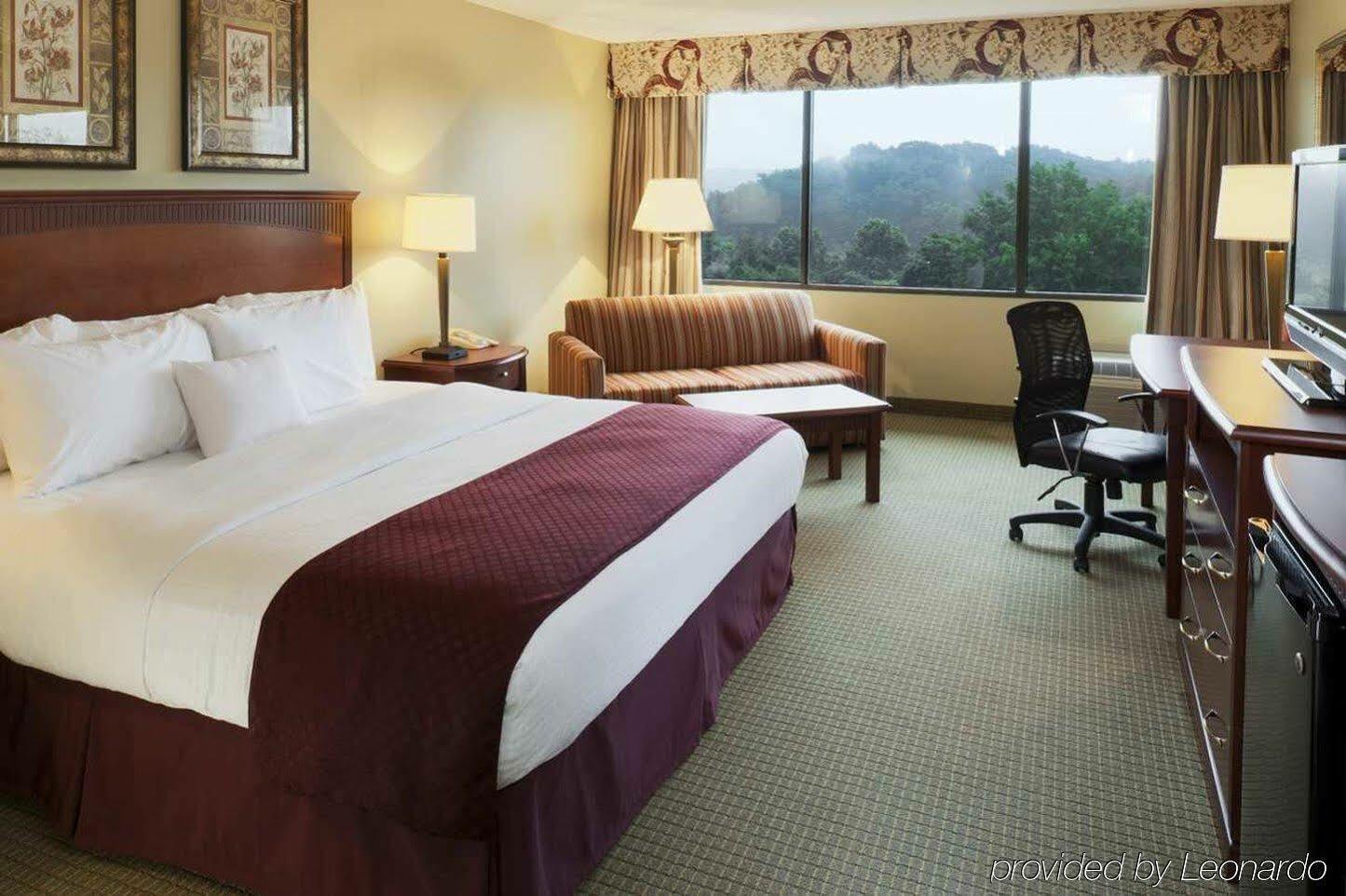 Doubletree By Hilton Charlottesville Exterior foto
